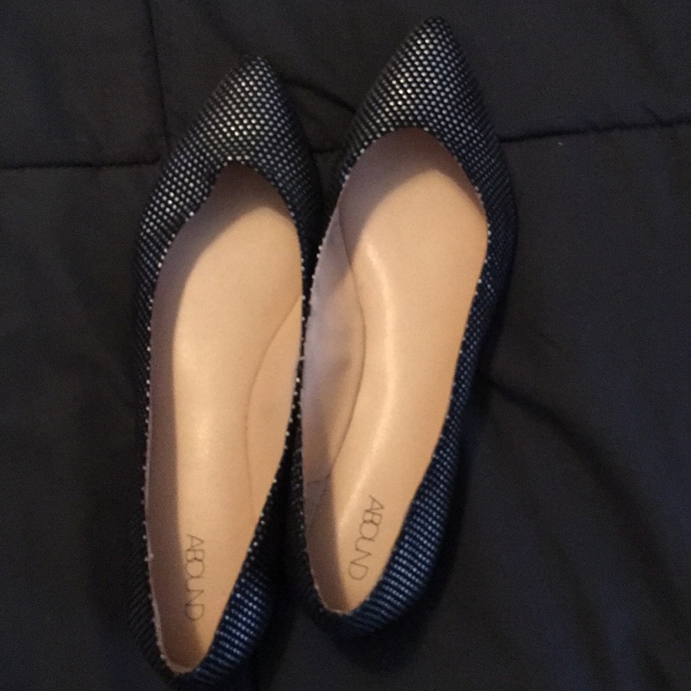 Ladies flats